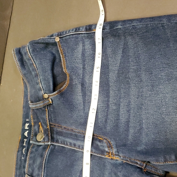 Tahari Capri Jeans 2 pair Size 8/29.  Price is for both together. - Picture 4 of 9